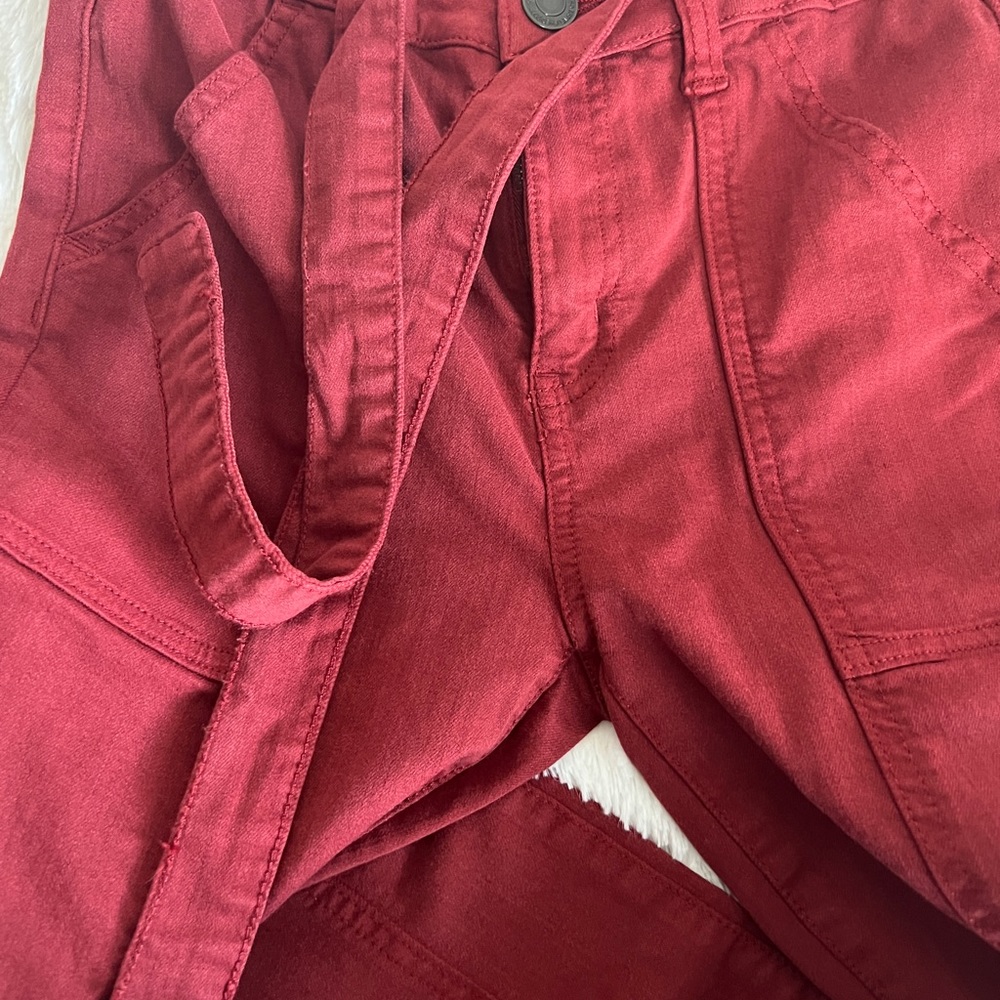 New Juniors' SO Belted Jeggings - Picture 6 of 7